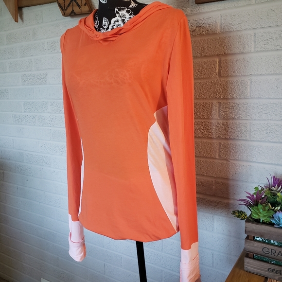 NWT Vessos lightweight long hoodie size medium - Picture 2 of 10